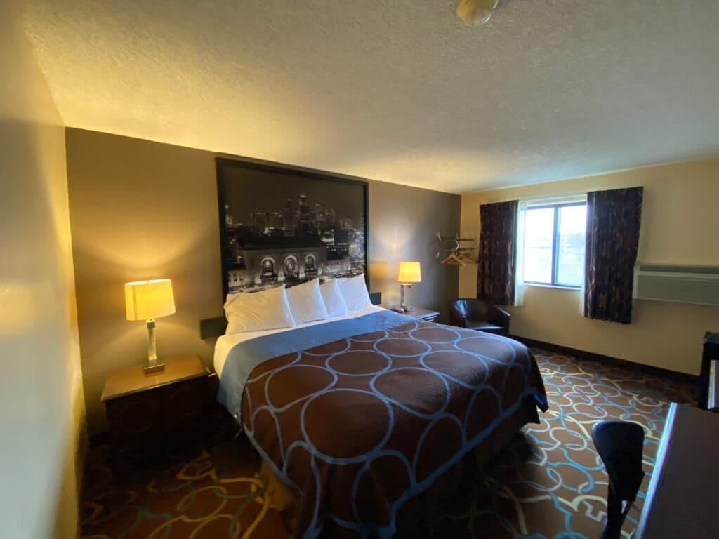 Super 8 By Wyndham Kansas City At Barry Road/Airport Exterior photo